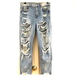 Ripped light blue mom jeans